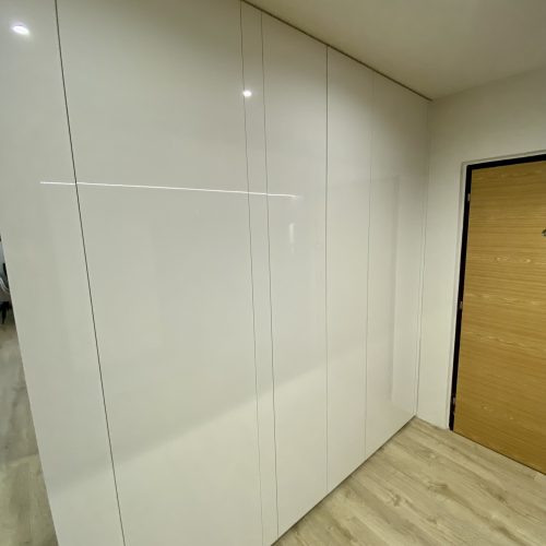 Vestavěná skříň